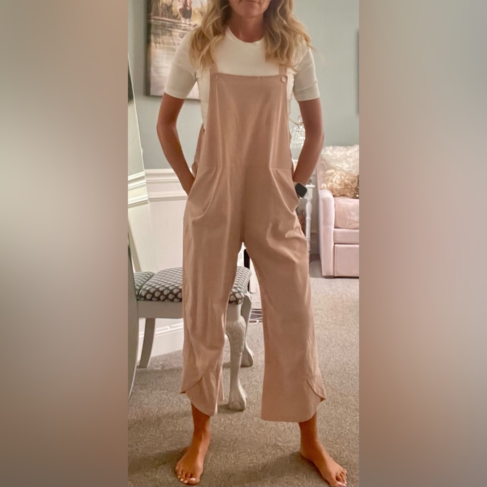 Cute cream-colored romper - Picture 2 of 4
